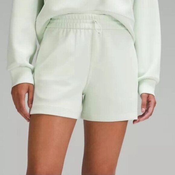 EUC Lululemon Softstreme High-Rise Lounge Shorts 4” Kohlrabi Green Size 14 Soft - Picture 1 of 15